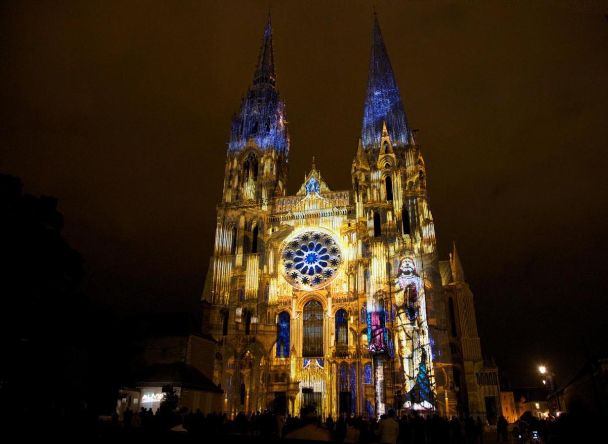 B&B Hotel Chartres Centre Cathedrale 3 Etoiles Exterior photo
