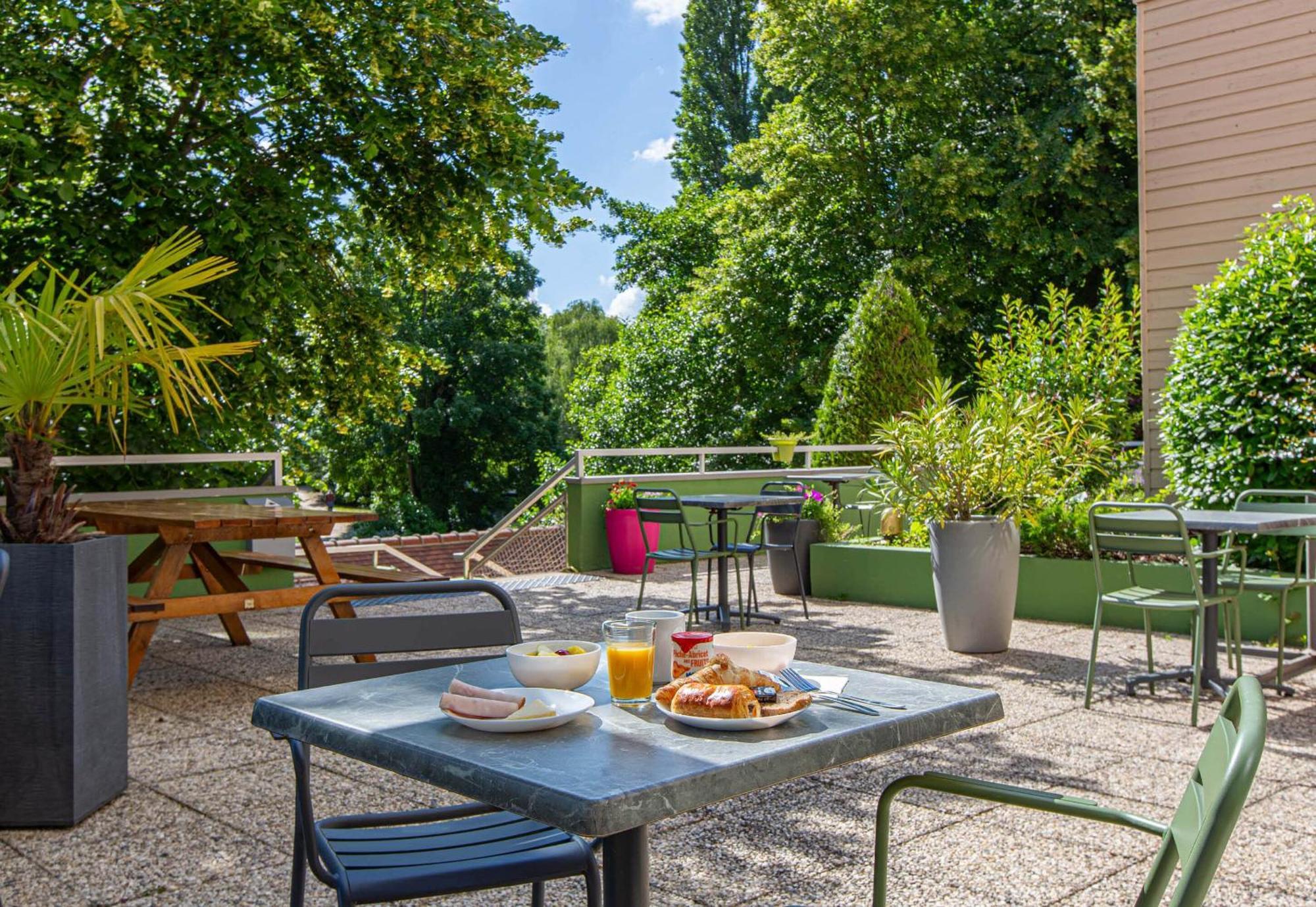 B&B Hotel Chartres Centre Cathedrale 3 Etoiles Exterior photo